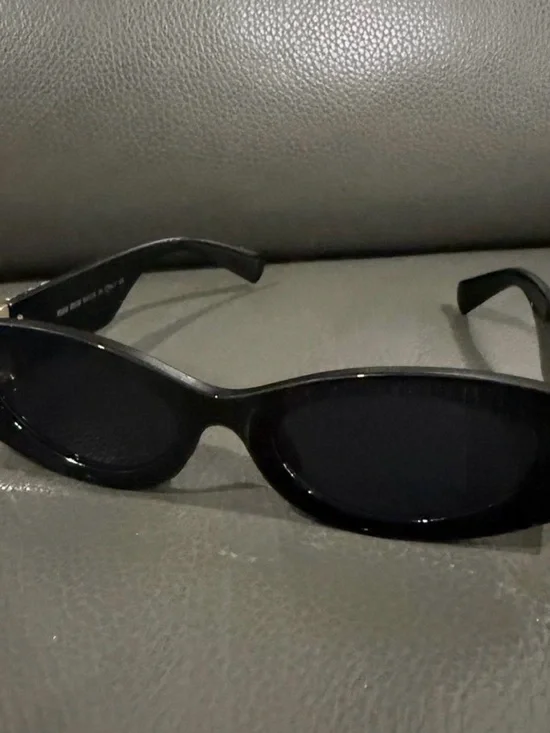 Miu Miu Black Oval Cat-Eye Sunglasses with Pink Case - Picture 3 of 4